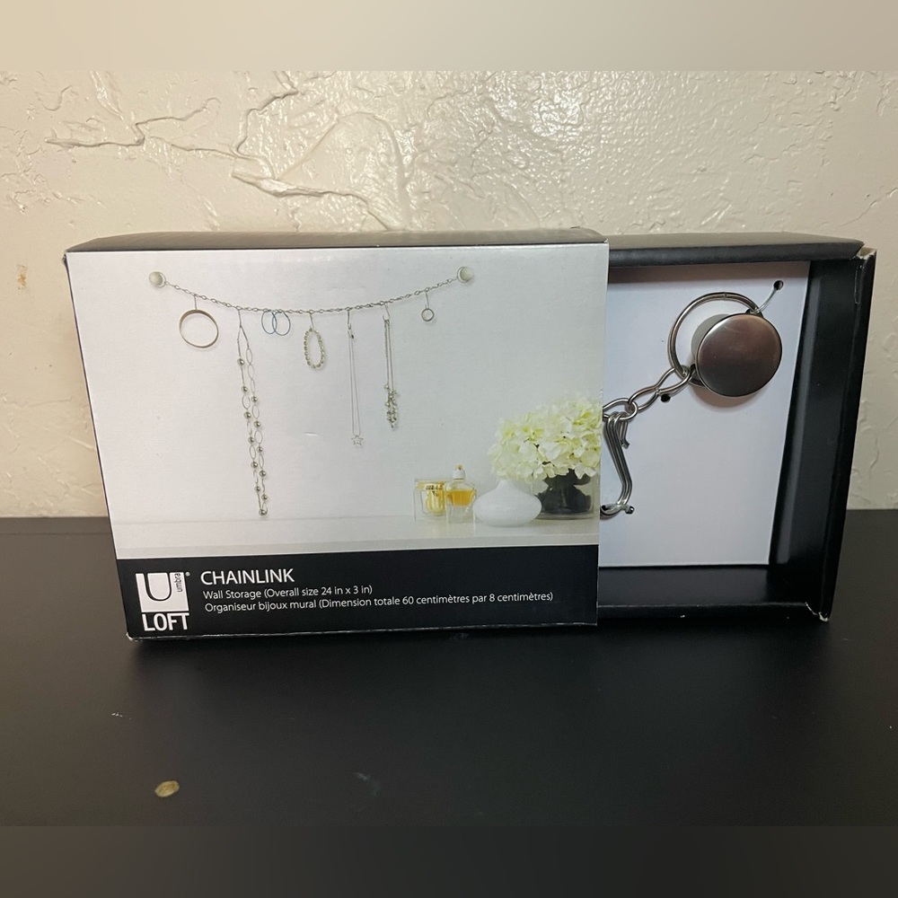 Chainlink‎ jewelry organizer hooks